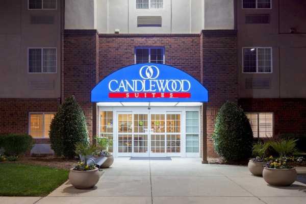 Candlewood Suites Raleigh Crabtree image 17