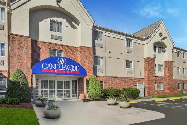 Candlewood Suites Raleigh Crabtree image 21