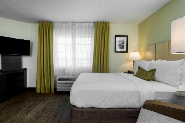 Candlewood Suites Raleigh Crabtree image 29
