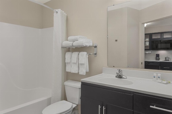 Candlewood Suites Raleigh Crabtree image 3