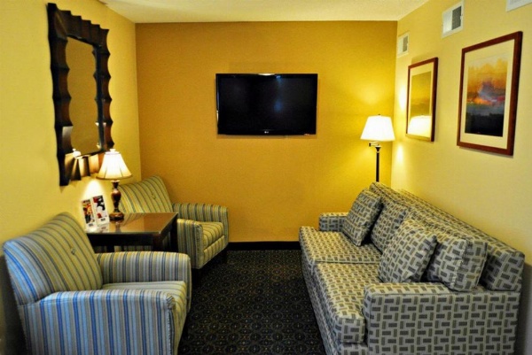 Candlewood Suites Raleigh Crabtree image 8